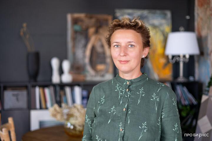 ФОТО: «Такой стол в Италии продавался бы за € 12 тысяч». Минчанка открыла галерею и помогает белорусским мастерам создавать уникальные предметы интерьера