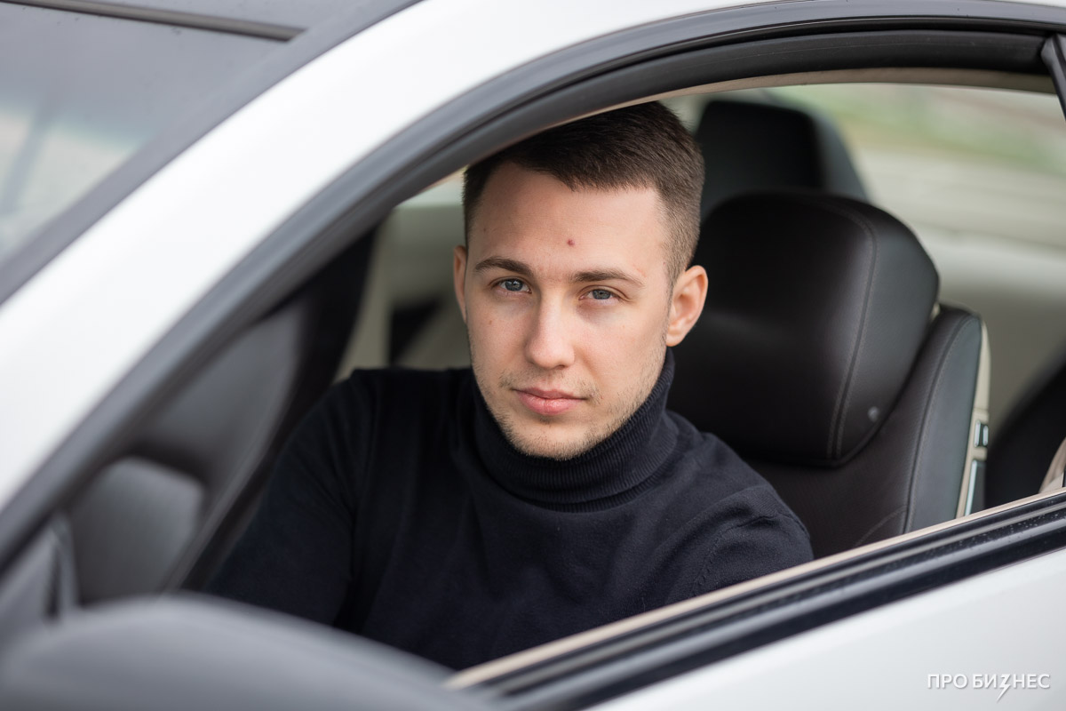 «Когда долгов накопилось на $ 170 тысяч, от стресса я неделю не мог встать с кровати». Как белорус запутался в налогах, потерял деньги, но не сдался и теперь строит прокатный бизнес
