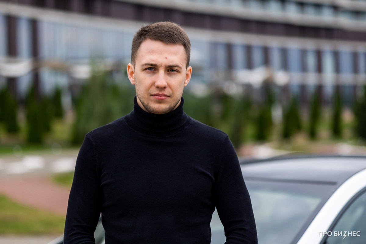 «Когда долгов накопилось на $ 170 тысяч, от стресса я неделю не мог встать с кровати». Как белорус запутался в налогах, потерял деньги, но не сдался и теперь строит прокатный бизнес