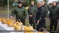 Какие сорта кукурузы лучше – зарубежные или свои? Лукашенко посетил экспериментальные поля