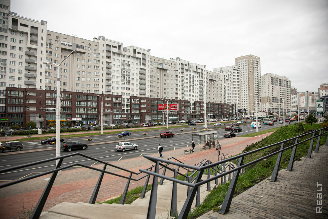 «Особенность района — сильный контраст между современными и старыми кварталами». Прогулялись по атмосферной Грушевке