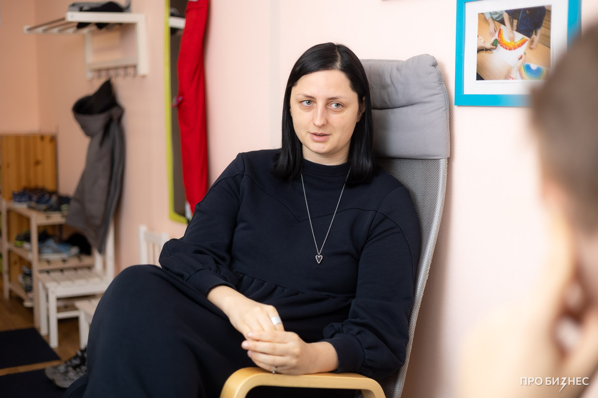 «Полтора года мы работали без зарплат». Руководитель благотворительного центра помощи аутичным детям рассказала о проблемах с финансированием
