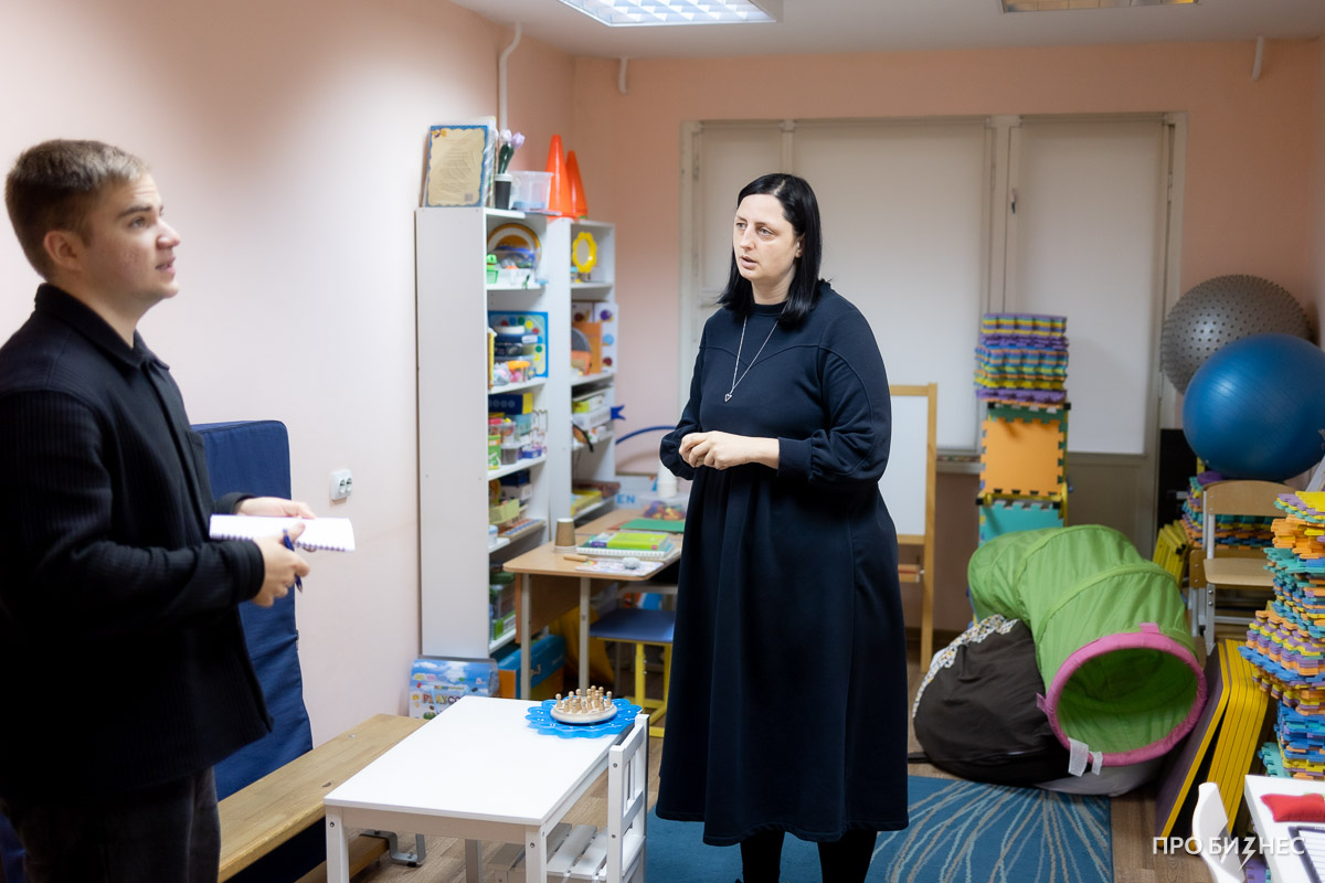 «Полтора года мы работали без зарплат». Руководитель благотворительного центра помощи аутичным детям рассказала о проблемах с финансированием