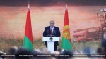 Лукашенко наградил тружеников села на празднике «Дожинки» в городе Мосты