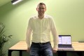 «Я не хотел быть „ботаном“, но быстро понял, как применить знания на практике». Простой парень сначала влюбился в программирование, а потом открыл бизнес, в который инвестируют миллионы