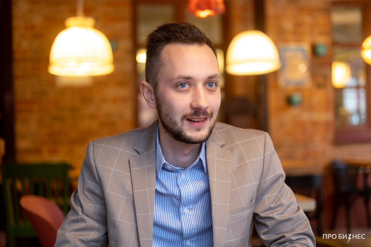 «Девчонки, смотрите: для нас заведение открыли — „Куриный клуб“». Минчанин поработал в общепите, а потом нашел инвестора и запустил ресторан с необычной концепцией и названием