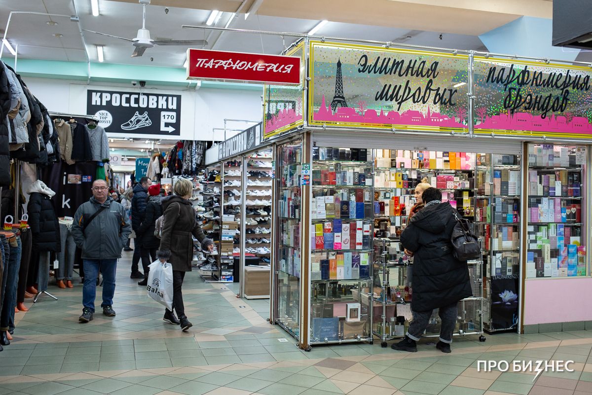 «Не скажу, что бедствуем, но похвастаться стабильно хорошими продажами тоже не смогу». Как живет «Подземный город», один из самых старых минских ТЦ