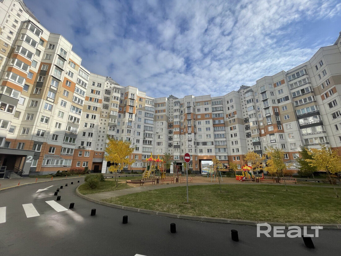 Эти минские дома похожи на улиток. А почем тут продают квартиры?