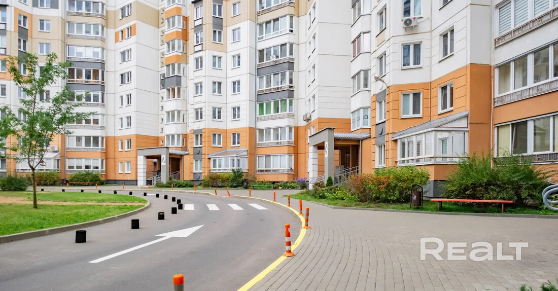 Эти минские дома похожи на улиток. А почем тут продают квартиры?