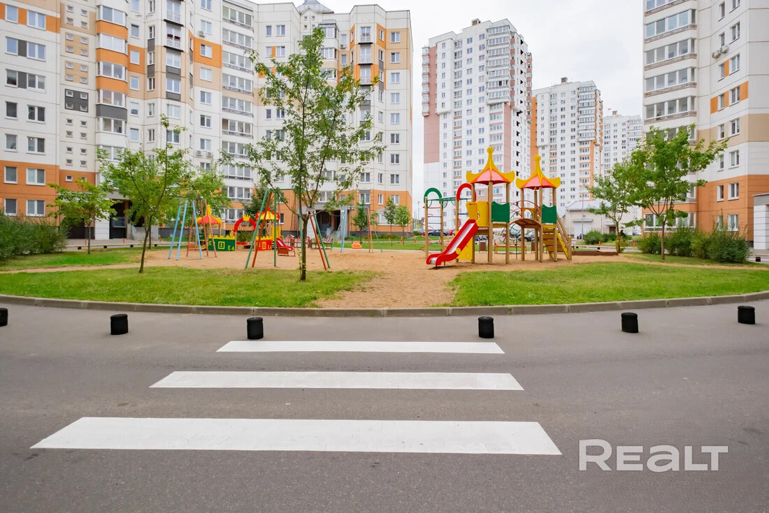 Эти минские дома похожи на улиток. А почем тут продают квартиры?