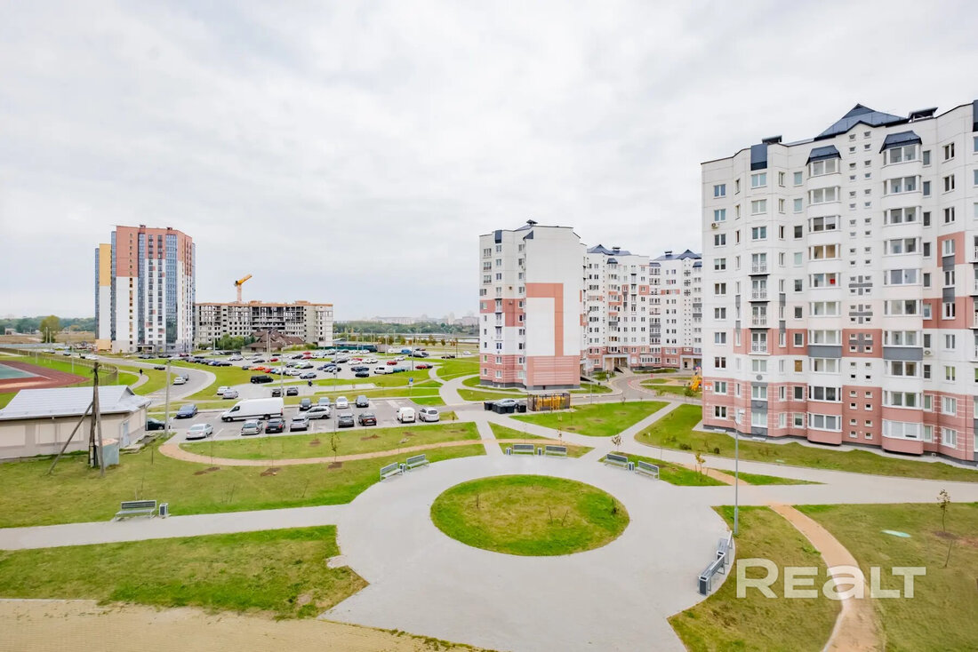 Эти минские дома похожи на улиток. А почем тут продают квартиры?