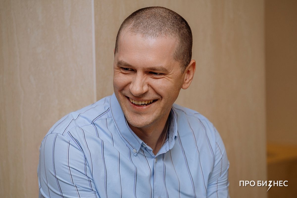 «Партнер перевел $ 400 тысяч предоплаты, просто пообщавшись со мной в Zoom». Как белорус научился продавать роботов на Ближнем Востоке