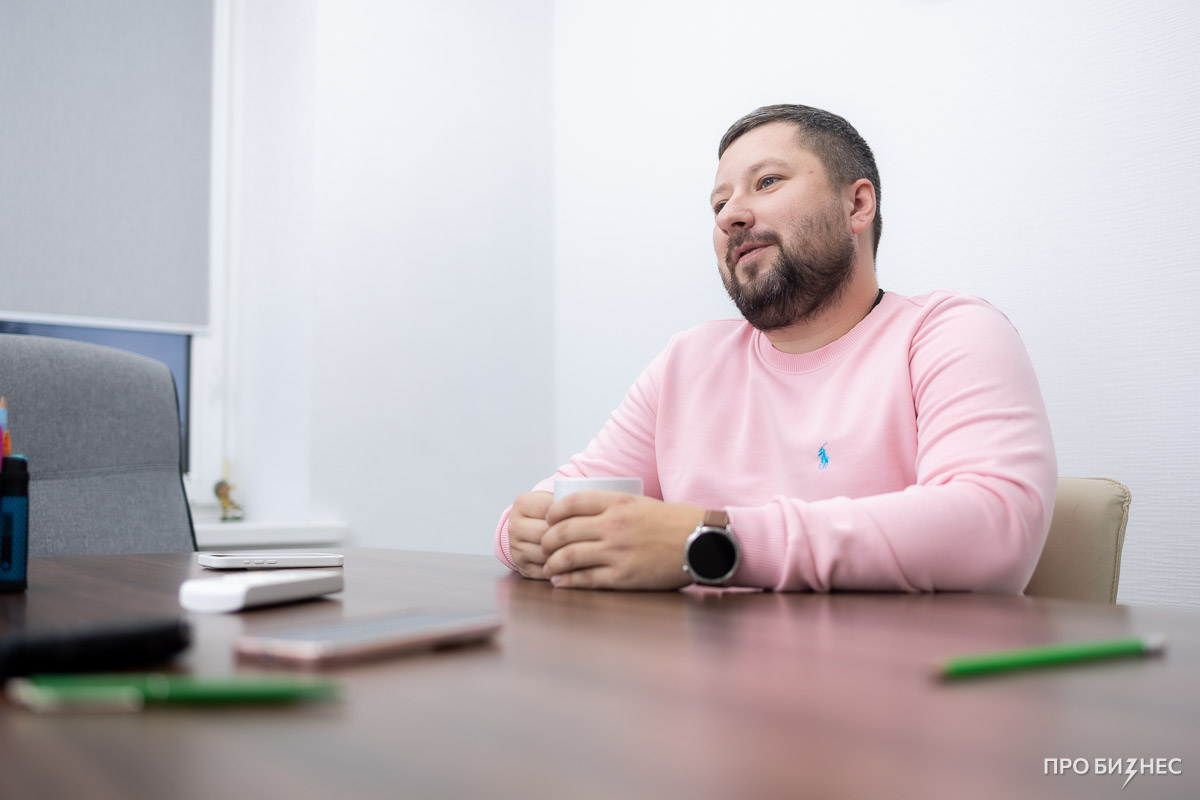 «Магазины низких цен не продают одноразовые товары, иначе бы никто не возвращался». Топ-менеджер сети «Три цены» рассказал о развитии компании