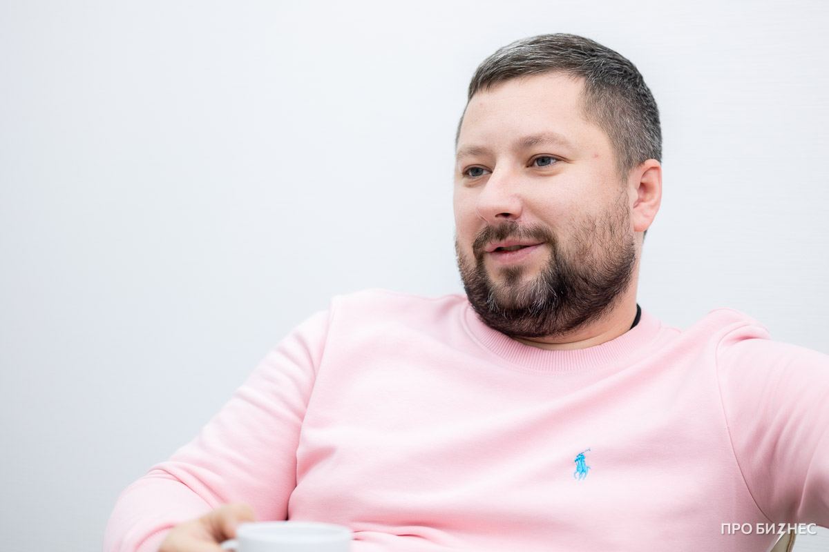 «Магазины низких цен не продают одноразовые товары, иначе бы никто не возвращался». Топ-менеджер сети «Три цены» рассказал о развитии компании