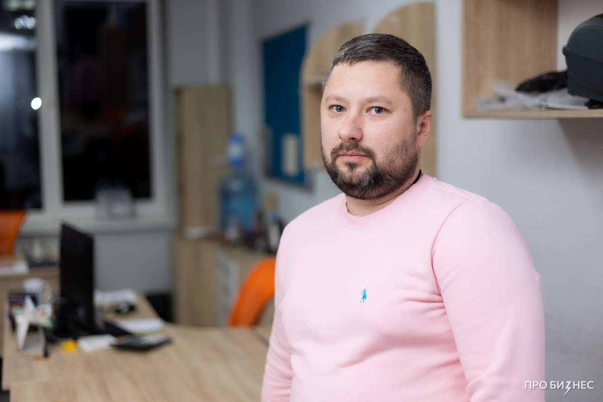«Магазины низких цен не продают одноразовые товары, иначе бы никто не возвращался». Топ-менеджер сети «Три цены» рассказал о развитии компании