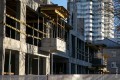 «Квартиры поступят на аукцион». Посмотрели, что строят на месте снесенных малоэтажек в районе Комаровки