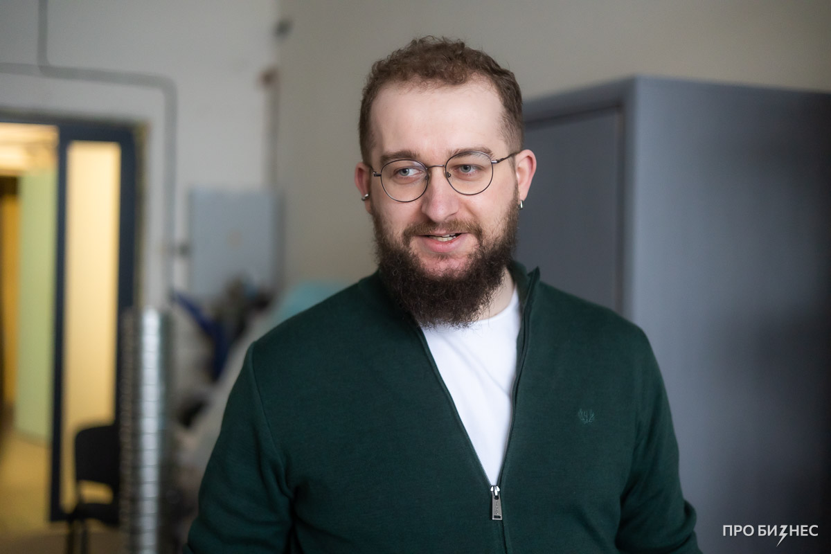 «Попробовал искать работу — ничего не нашел. Пришлось открывать свое дело». Инженер научился зарабатывать в бизнесе и мечтает создать приборостроительный завод