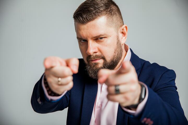 «Попробовал искать работу — ничего не нашел. Пришлось открывать свое дело». Инженер научился зарабатывать в бизнесе и мечтает создать приборостроительный завод