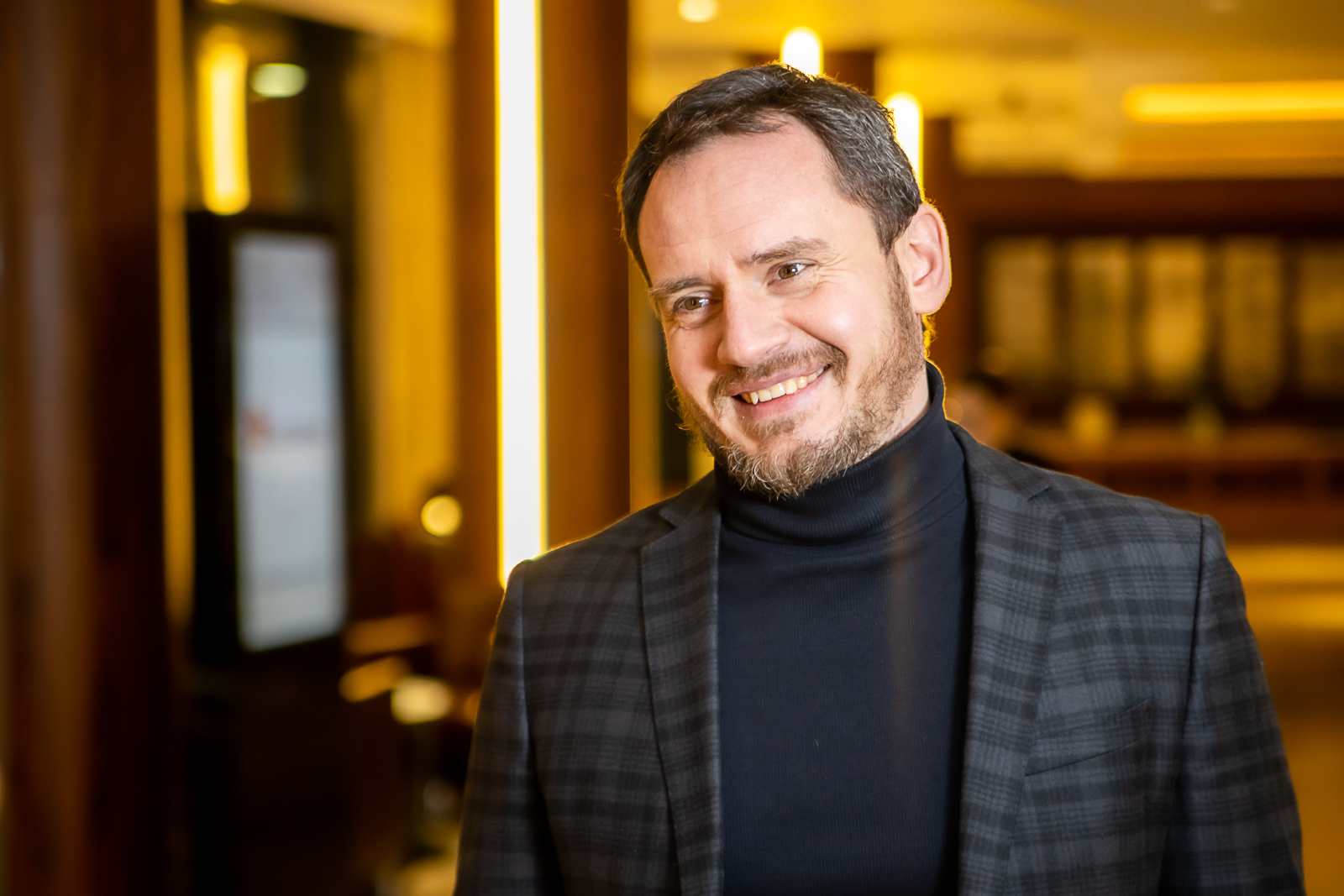«Я люблю продавать вхолодную. Многие просто не умеют это делать». Предприниматель рассказал, почему продавцы чаще всего проваливают звонки новым клиентам