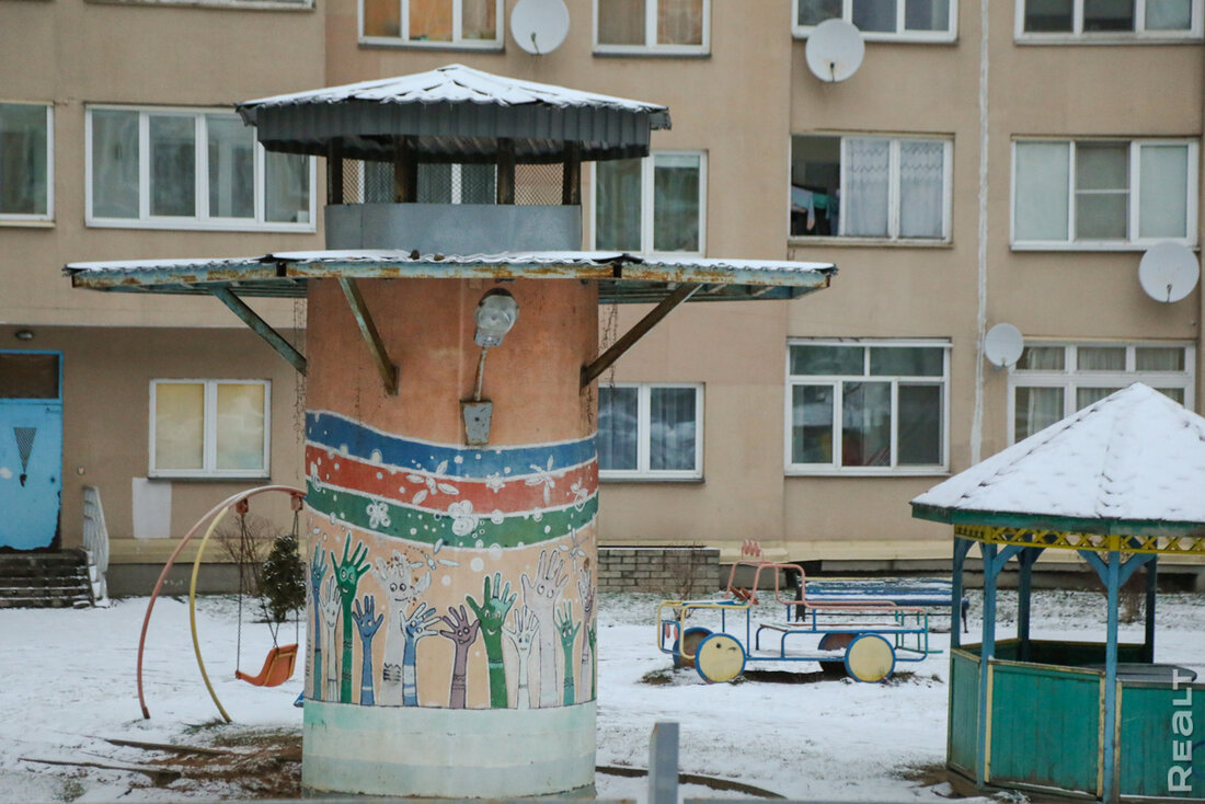 «Самая болевая точка — парковка». Как живется в «воротах Минска» в Уручье