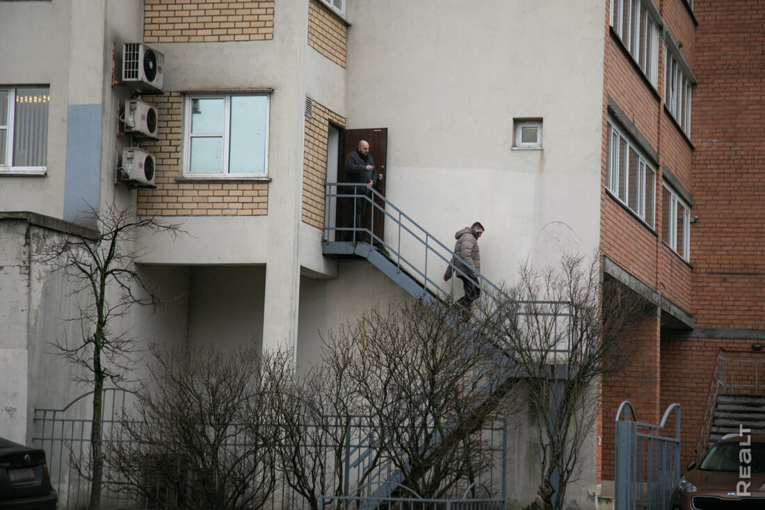 «Самая болевая точка — парковка». Как живется в «воротах Минска» в Уручье