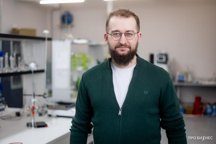 ФОТО: «Попробовал искать работу — ничего не нашел. Пришлось открывать свое дело». Инженер научился зарабатывать в бизнесе и планирует создать приборостроительный завод