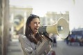 Высокая зарплата, бонусы и путешествия — в Минске ищут сотрудников для продажи крутых станков