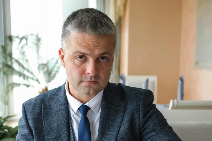 ФОТО: «Кажется, что крупный контракт — это гарантированная прибыль, а на деле получаем перегруз команды и срывы бюджетов». Как малому и среднему бизнесу выгодно работать с корпорациями