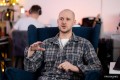 «Когда-то подметал улицу рядом с ГИППО, а теперь создаю для этой сети рекламу с помощью ИИ». Минчанин ушел с топ-менеджерской позиции в IT, чтобы заниматься творчеством, — и открыл бизнес
