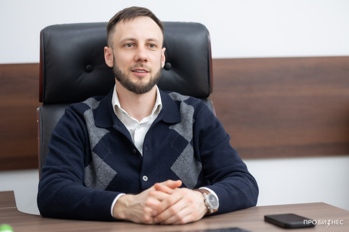 «Боялся, что снова стану нищим». Парень ушел из армии, продавал видеонаблюдение, а потом создал успешный бизнес