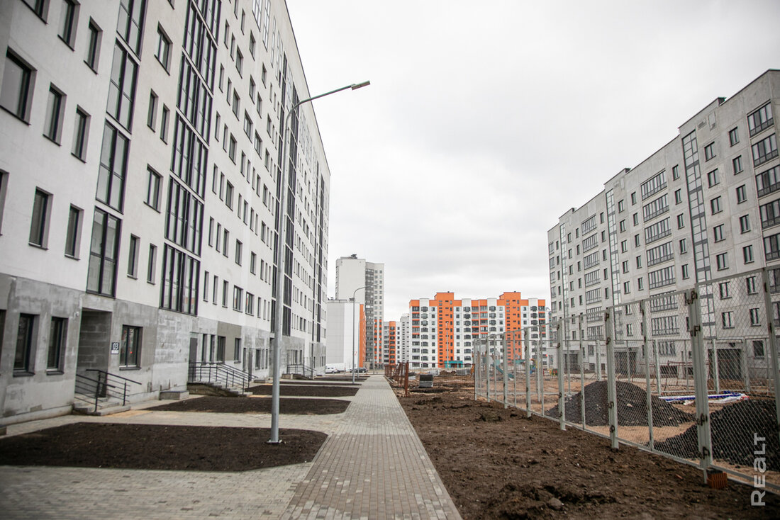 В Лошице сдали монолитный дом. Посмотрели, почем в нем продают квартиры