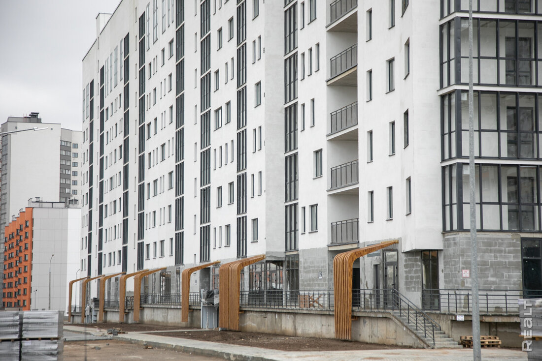 В Лошице сдали монолитный дом. Посмотрели, почем в нем продают квартиры