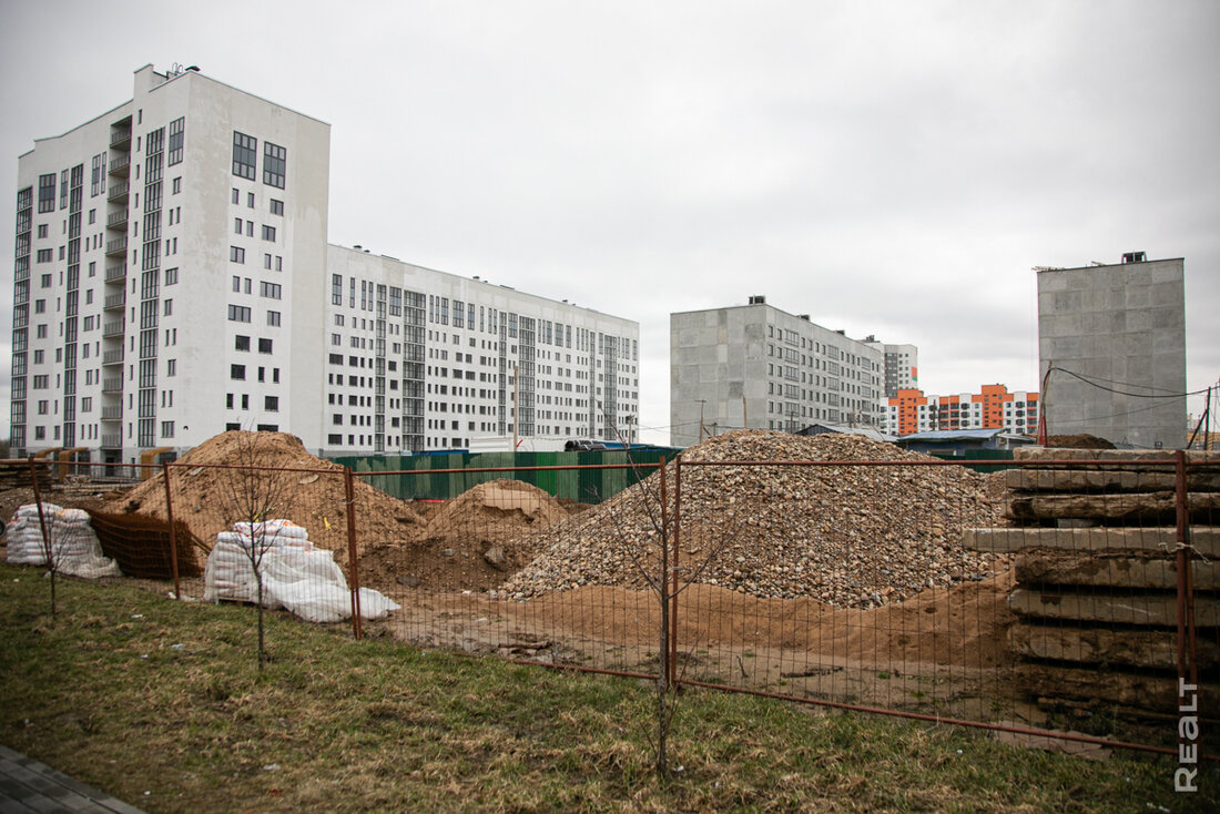В Лошице сдали монолитный дом. Посмотрели, почем в нем продают квартиры