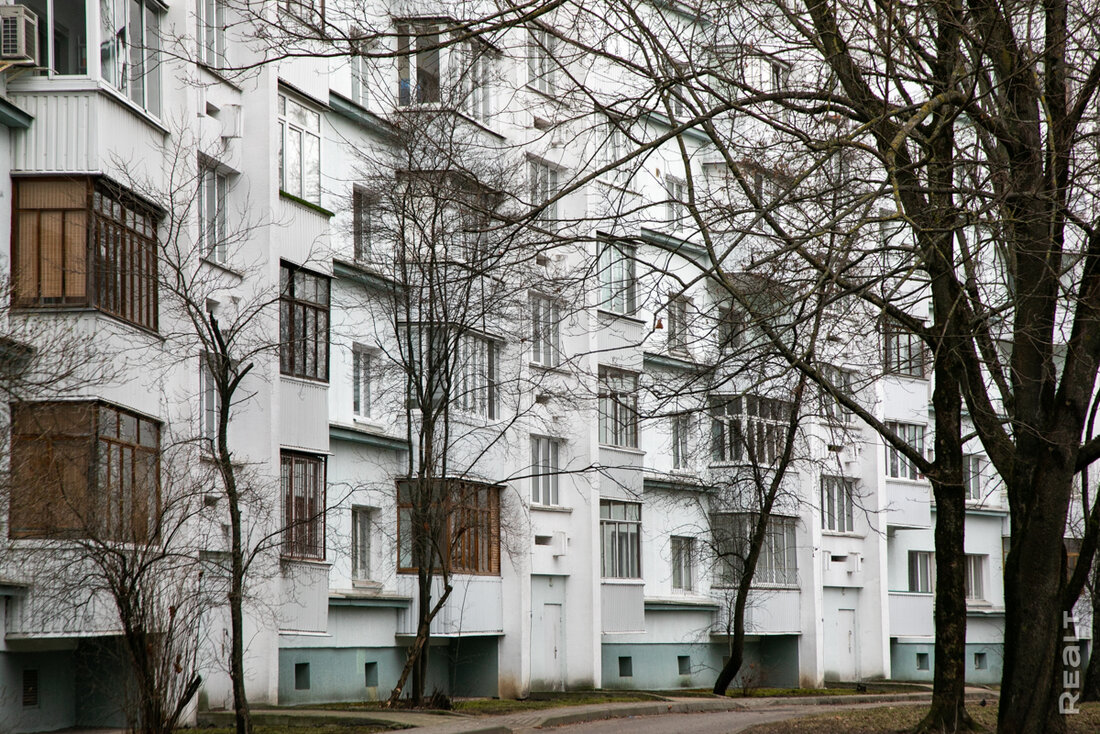 «Ни за что отсюда не перееду». Как живется в «долларе» и «центе» – элитных домах 70-х в Минске