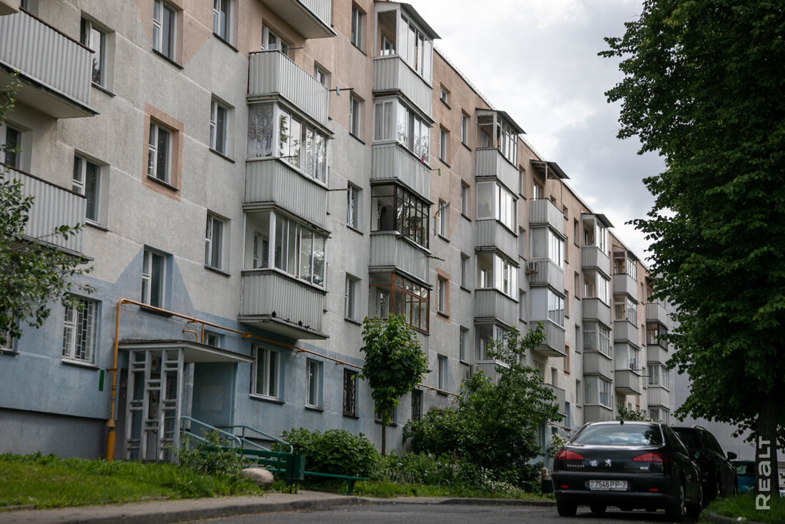 «‎Если поселишься тут — не захочешь переезжать». Как живется в хрущевках на Золотой Горке