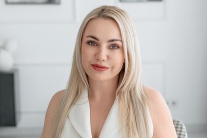 «Мы потеряли трех ценных сотрудников и поняли, что переработки продолжаться не могут». Простой парень смог создать бизнес еще студентом и уже 18 лет развивает компанию с помошью человечности