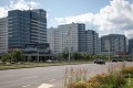 «В другой район – ни за что в жизни». Как живется в тех самых голубых домах в Лебяжьем