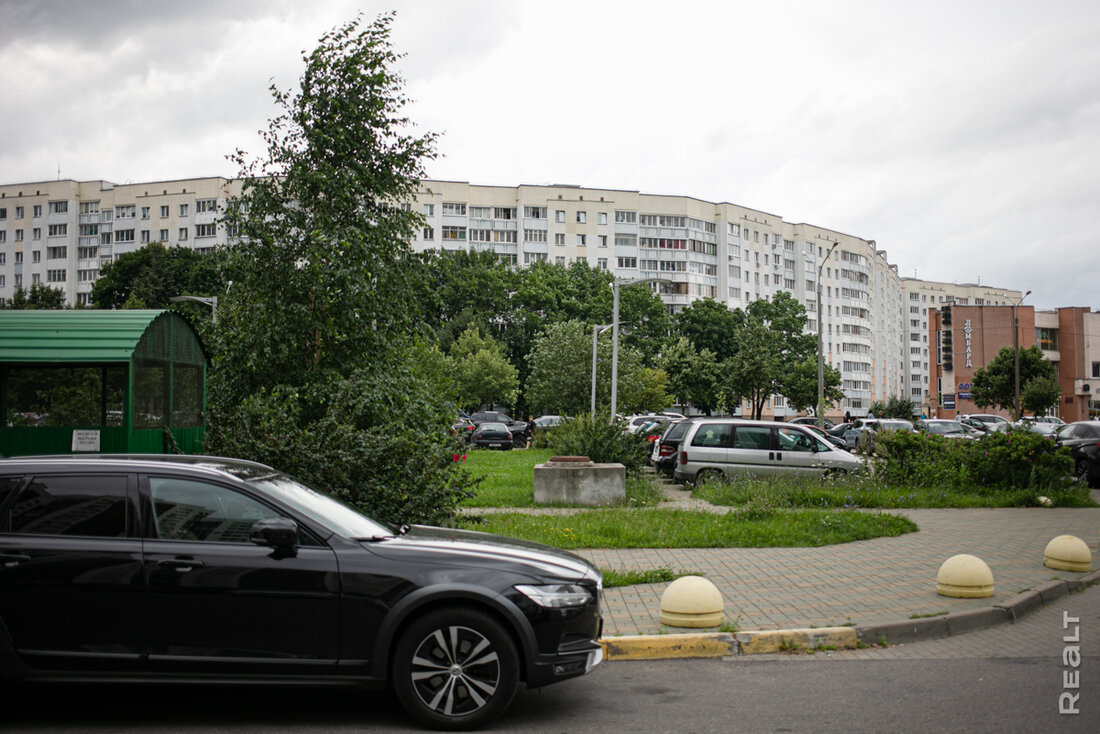 «Здесь будто находишься на природе, а не в городе». Как живется в панельках в Юго-Западе