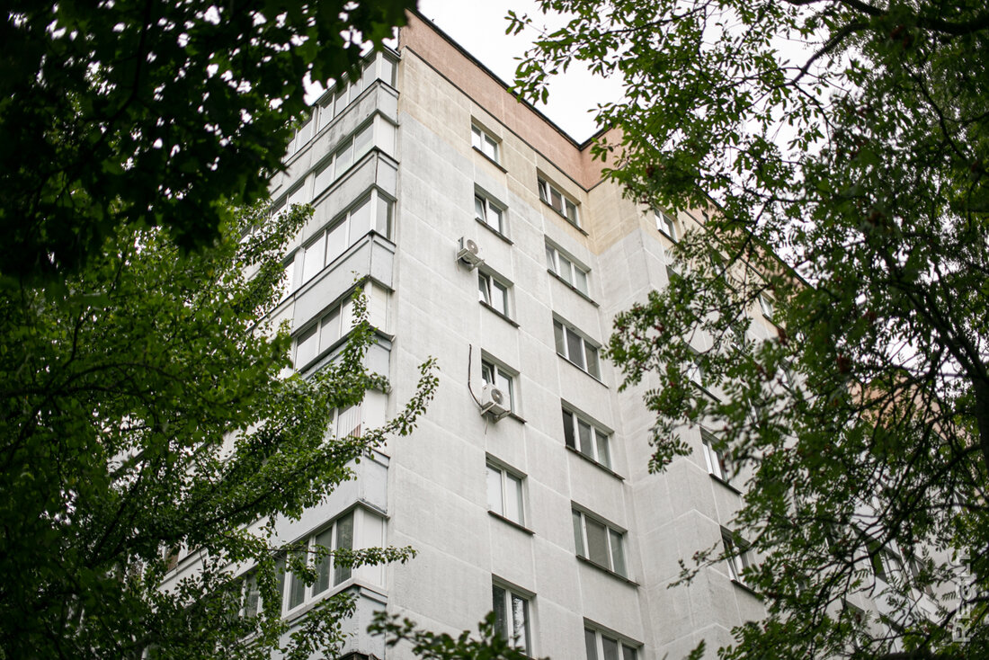 «Здесь будто находишься на природе, а не в городе». Как живется в панельках в Юго-Западе