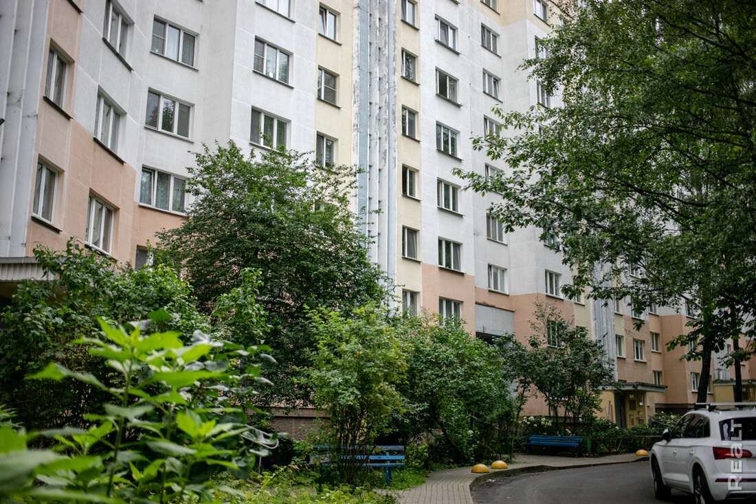 «Здесь будто находишься на природе, а не в городе». Как живется в панельках в Юго-Западе