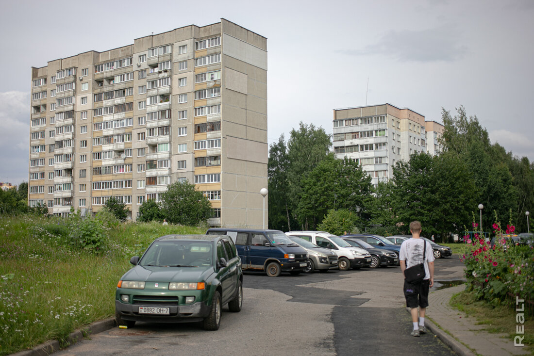«Здесь будто находишься на природе, а не в городе». Как живется в панельках в Юго-Западе