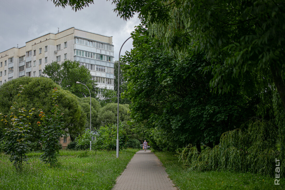 «Здесь будто находишься на природе, а не в городе». Как живется в панельках в Юго-Западе