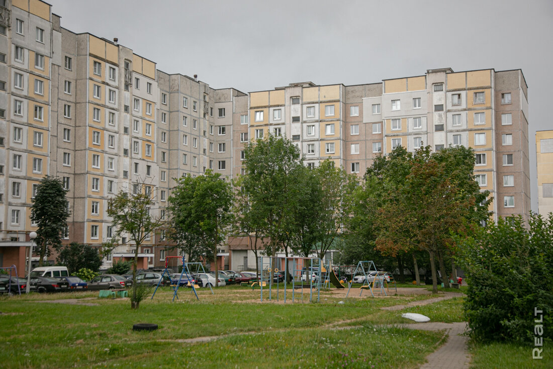 «Мы прикипели к этому месту». Как живется в первых микрорайонах независимой Беларуси в Минске