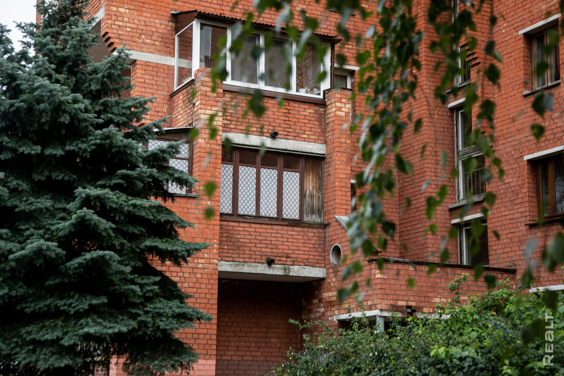«Мы прикипели к этому месту». Как живется в первых микрорайонах независимой Беларуси в Минске