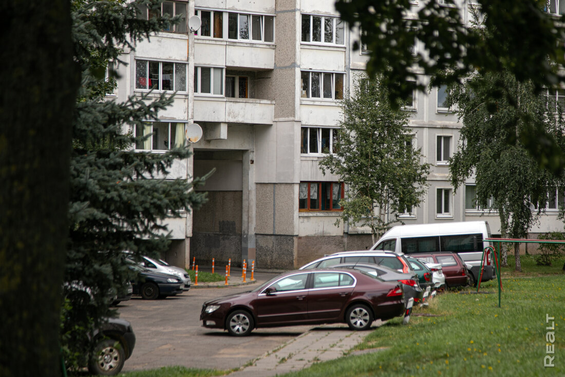 «Мы прикипели к этому месту». Как живется в первых микрорайонах независимой Беларуси в Минске