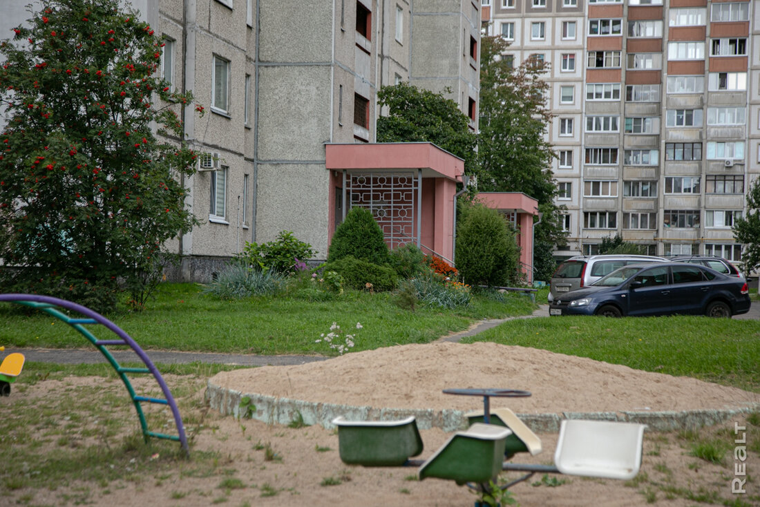 «Мы прикипели к этому месту». Как живется в первых микрорайонах независимой Беларуси в Минске