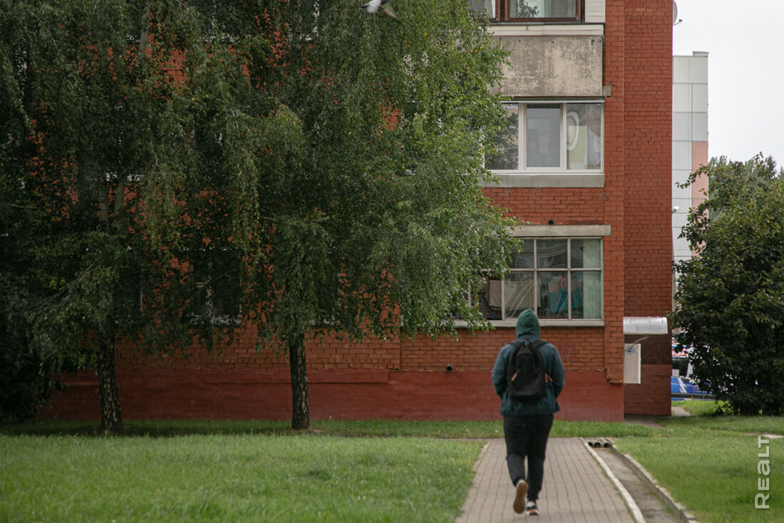 «Мы прикипели к этому месту». Как живется в первых микрорайонах независимой Беларуси в Минске