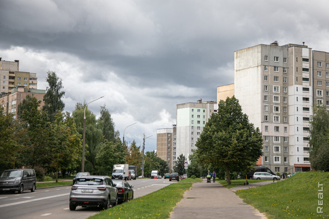 «Мы прикипели к этому месту». Как живется в первых микрорайонах независимой Беларуси в Минске