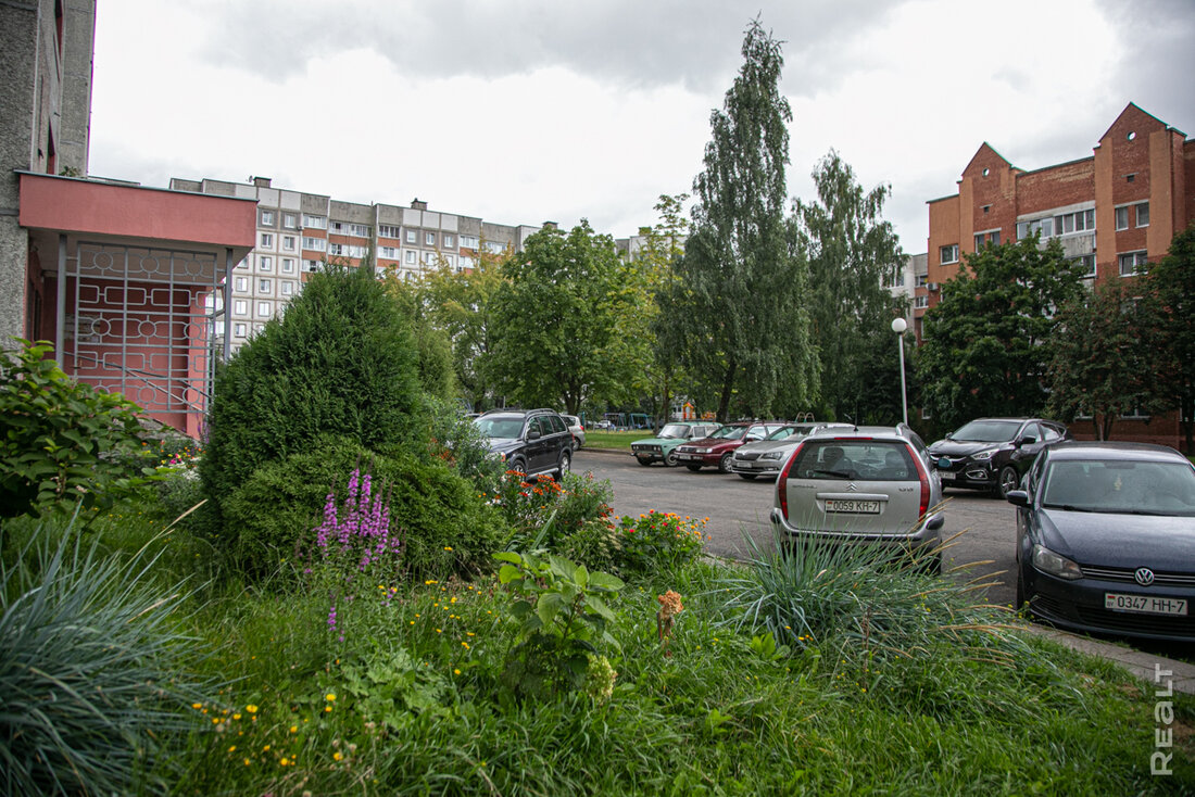«Мы прикипели к этому месту». Как живется в первых микрорайонах независимой Беларуси в Минске