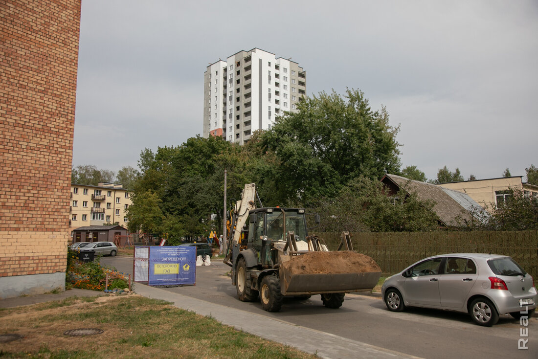 Что за высотка выросла в тихом уголке недалеко от центра Минска?